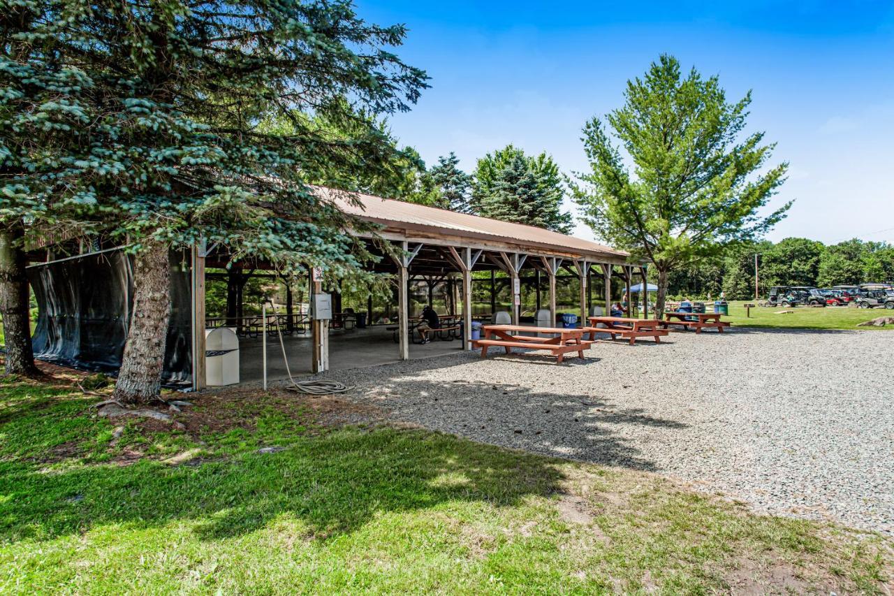 Friendship Lodge Pocono Lake Exterior photo
